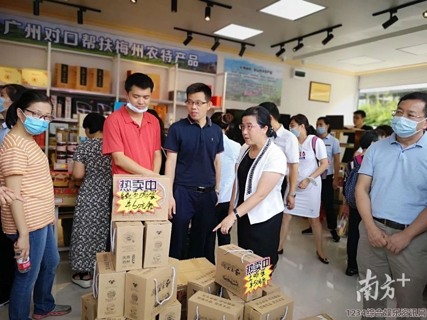 大片免费播放蜜柚视频在线观看免费完整版直播，这种平台为观众提供了便捷的观看体验，同时也丰富了网络互动文化。